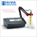 HI-2300 Conductivity/TDS/NaCL and Tempearture Meter